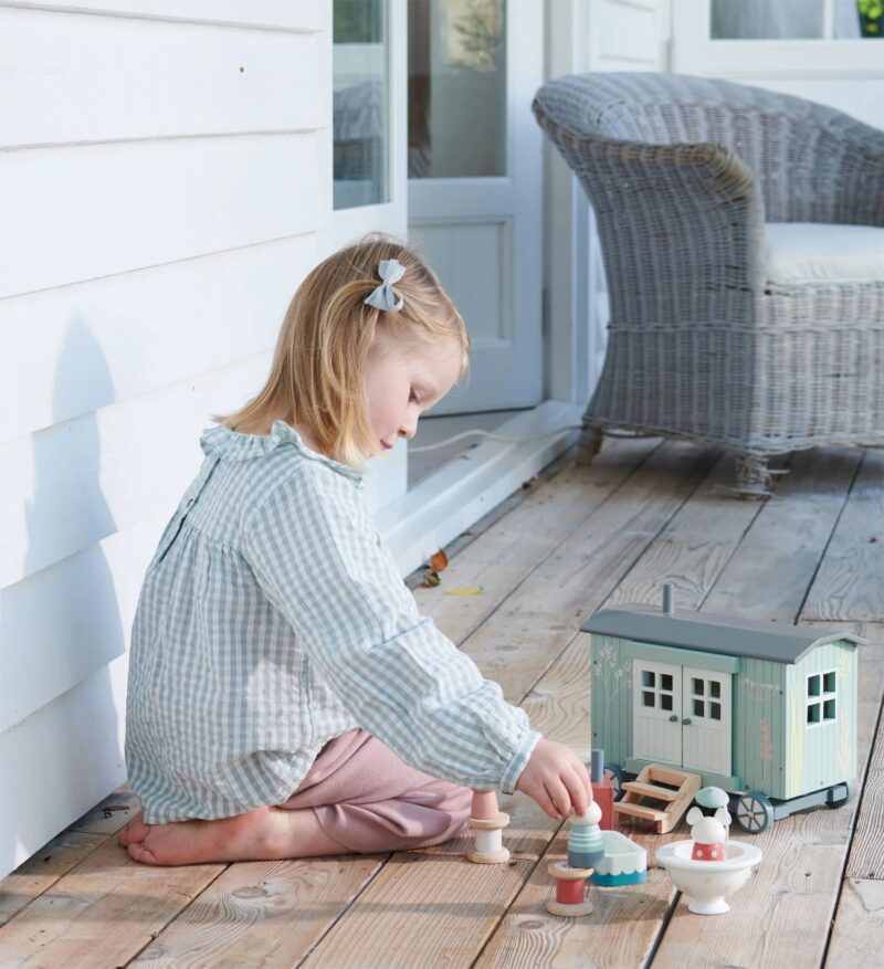 Zairam Secret Meadow Shepherd’s Hut – Charming Wooden Playhouse - Image 3